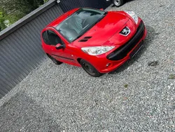 Rot Gebraucht 2009 Peugeot 206 Limousine | 1.800 €