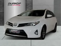 Weiß Gebraucht 2014 Toyota Auris Touring Sports Edition Kombi | 9.990 € (Guter Preis)