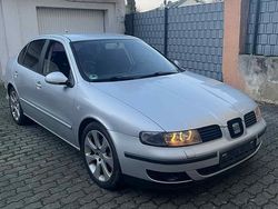 Grau Gebraucht 2004 Seat Toledo Limousine | 1.500 €