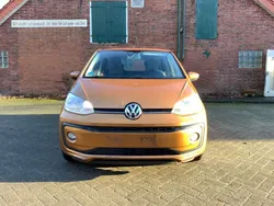 Gold Gebraucht 2018 VW up! move up! Kleinwagen | 5.700 € (Fairer Preis)