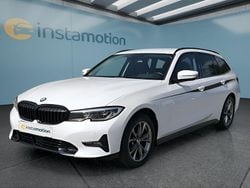 Weiß Gebraucht 2020 BMW 318 Sport Line Kombi | 30.499 €