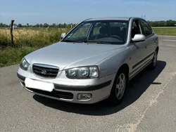 Silber Gebraucht 2001 Hyundai Elantra Limousine | 1.500 €