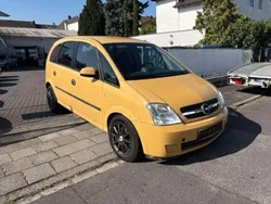 Gelb Gebraucht 2005 Opel Meriva Edition Van / Kleinbus | 1.999 € (Fairer Preis)