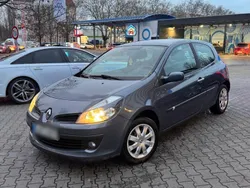 Grau Gebraucht 2006 Renault Clio II Kleinwagen | 1.500 € (Fairer Preis)