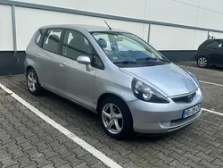 Grau Gebraucht 2006 Honda Jazz Kleinwagen | 2.300 € (Etwas zu teuer)