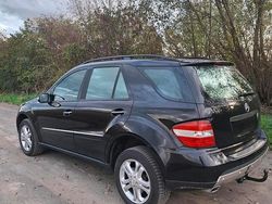 Schwarz Gebraucht 2006 Mercedes ML280 SUV | 7.000 €