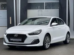 Weiß Gebraucht 2020 Hyundai i30 Style Limousine | 15.970 € (Fairer Preis)