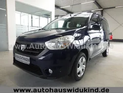 Blau Gebraucht 2015 Dacia Dokker Lauréate Van | 7.490 € (Etwas zu teuer)