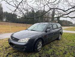 Blau Gebraucht 2003 Ford Mondeo Trend Kombi | 500 € (Etwas zu teuer)