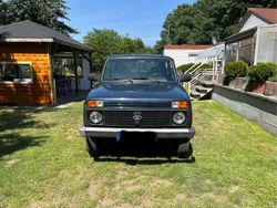 Grün Gebraucht 2013 Lada niva SUV | 8.000 € (Fairer Preis)