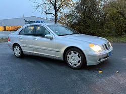 Grau Gebraucht 2001 Mercedes C200 Limousine | 2.100 €