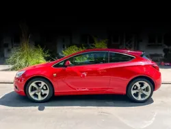 Rot Gebraucht 2017 Opel Astra GTC Active Coupé | 9.290 € (Fairer Preis)