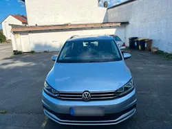 Grau Gebraucht 2019 VW Touran Van / Kleinbus | 16.500 €