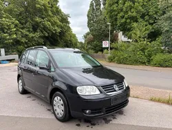 Schwarz Gebraucht 2005 VW Touran Van / Kleinbus | 1.950 € (Fairer Preis)