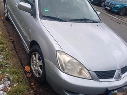 Grau Gebraucht 2003 Mitsubishi Lancer Kombi | 1.400 €