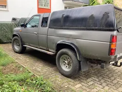 Grau Gebraucht 1996 Nissan PickUp Abholung | 3.200 €