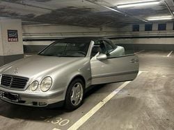 Silber Gebraucht 1999 Mercedes CLK200 Cabrio | 1.900 €