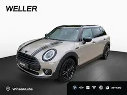 Grau Gebraucht 2023 Mini Cooper Clubman Classic Kombi | 25.990 € (Fairer Preis)