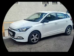 Weiß Gebraucht 2016 Hyundai i20 Active Limousine | 9.950 € (Teuer)