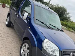 Blau Gebraucht 2009 Fiat Doblò Van / Kleinbus | 1.700 € (Fairer Preis)
