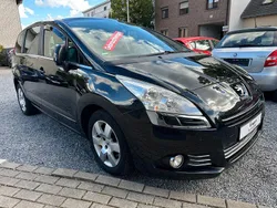 Schwarz Gebraucht 2012 Peugeot 5008 Family Van / Kleinbus | 3.950 € (Fairer Preis)