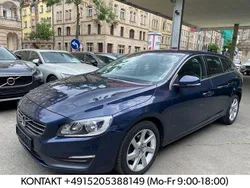 Blau Gebraucht 2014 Volvo V60 Momentum Kombi | 6.990 € (Fairer Preis)