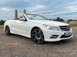 Weiß Gebraucht 2011 Mercedes E350 AMG Cabrio | 23.990 €