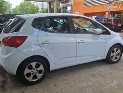 Weiß Gebraucht 2014 Kia Venga Platinum Edition Kleinwagen | 6.000 € (Superpreis)