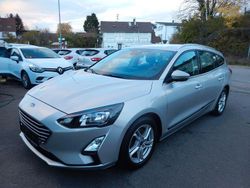 Silber Gebraucht 2019 Ford Focus Cool & Connect Limousine | 9.999 € (Guter Preis)