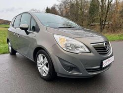 Muskatgrau/muskat braun(m2) Gebraucht 2011 Opel Meriva Design Edition Van / Kleinbus | 5.590 € (Fairer Preis)