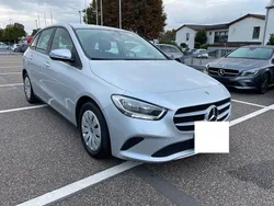Silber Gebraucht 2022 Mercedes B180 Van / Kleinbus | 16.500 €