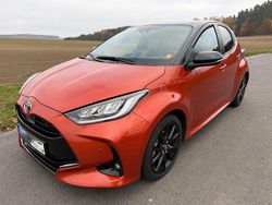 Orange Gebraucht 2022 Toyota Yaris Hybrid Style Limousine | 19.500 € (Fairer Preis)
