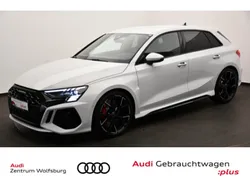 Gletscherweiß metallic Gebraucht 2024 Audi RS3 Sportback Ambiente Kleinwagen | 61.380 € (Teuer)
