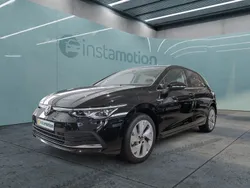 Schwarz Gebraucht 2024 VW Golf VIII Style Limousine | 27.110 € (Fairer Preis)