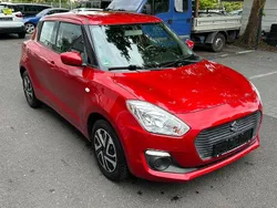 Rot Gebraucht 2017 Suzuki Swift Limousine | 9.999 € (Guter Preis)