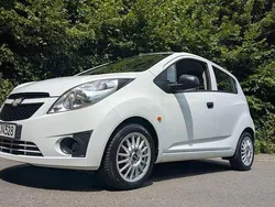 Weiß Gebraucht 2012 Chevrolet Spark LT Kleinwagen | 2.950 € (Fairer Preis)