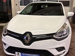 Weiß Gebraucht 2016 Renault Clio Van / Kleinbus | 5.900 € (Guter Preis)