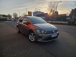 Grau Gebraucht 2015 VW Golf Sportsvan LOUNGE Van / Kleinbus | 13.800 € (Fairer Preis)