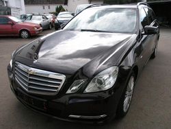 Braun Gebraucht 2011 Mercedes E300 Kombi | 13.200 € (Guter Preis)