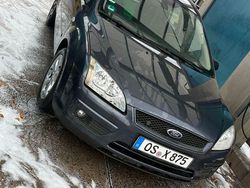 Grau Gebraucht 2007 Ford Focus Limousine | 2.000 € (Fairer Preis)