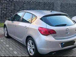 Silber Gebraucht 2011 Opel Astra Limousine | 1.750 € (Superpreis)