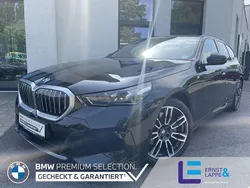 Saphirschwarz Gebraucht 2024 BMW 540 M Sport Kombi | 64.940 €