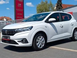 Weiß Gebraucht 2022 Dacia Sandero Comfort Kleinwagen | 10.999 €