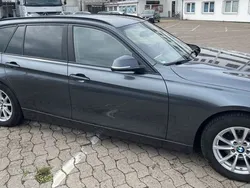 Grau Gebraucht 2018 BMW 320 Advantage Kombi | 13.700 € (Superpreis)