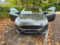 Grau Gebraucht 2015 Ford Focus Trend Kombi | 5.800 € (Fairer Preis)