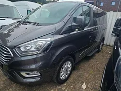Grau Gebraucht 2020 Ford Tourneo Custom Titanium Van / Kleinbus | 29.990 € (Etwas zu teuer)