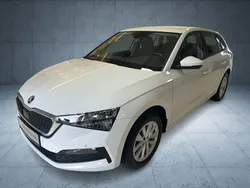 Moonweiss metallic Gebraucht 2024 Skoda Scala Ambition Kleinwagen | 18.480 € (Fairer Preis)