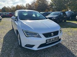 Weiß Gebraucht 2012 Seat Leon Style Limousine | 7.999 € (Guter Preis)