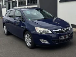 Blau Gebraucht 2011 Opel Astra Design Edition Kombi | 3.680 € (Fairer Preis)
