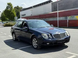 Blau Gebraucht 2006 Mercedes E220 Classic Limousine | 2.816 € (Guter Preis)